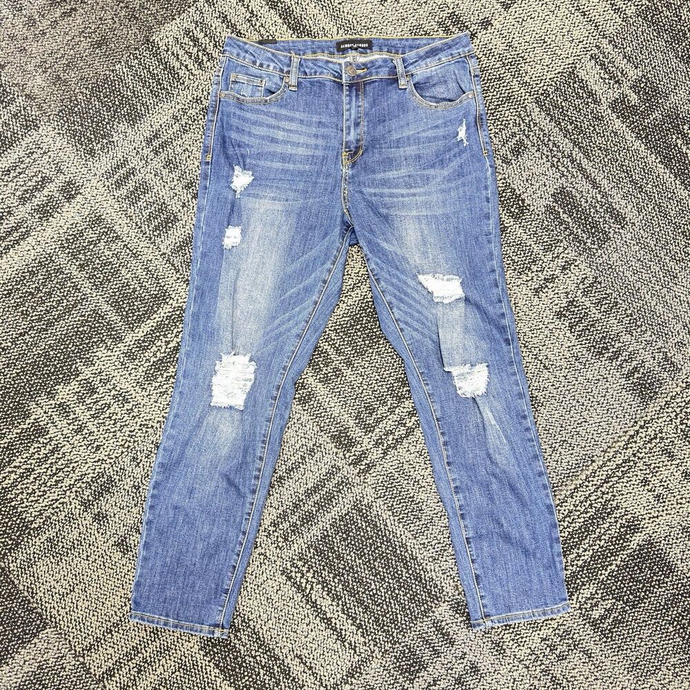 ALMOST FAMOUS Womens Size 13 High Rise Ripped Destroyed Denim Blue Jeans